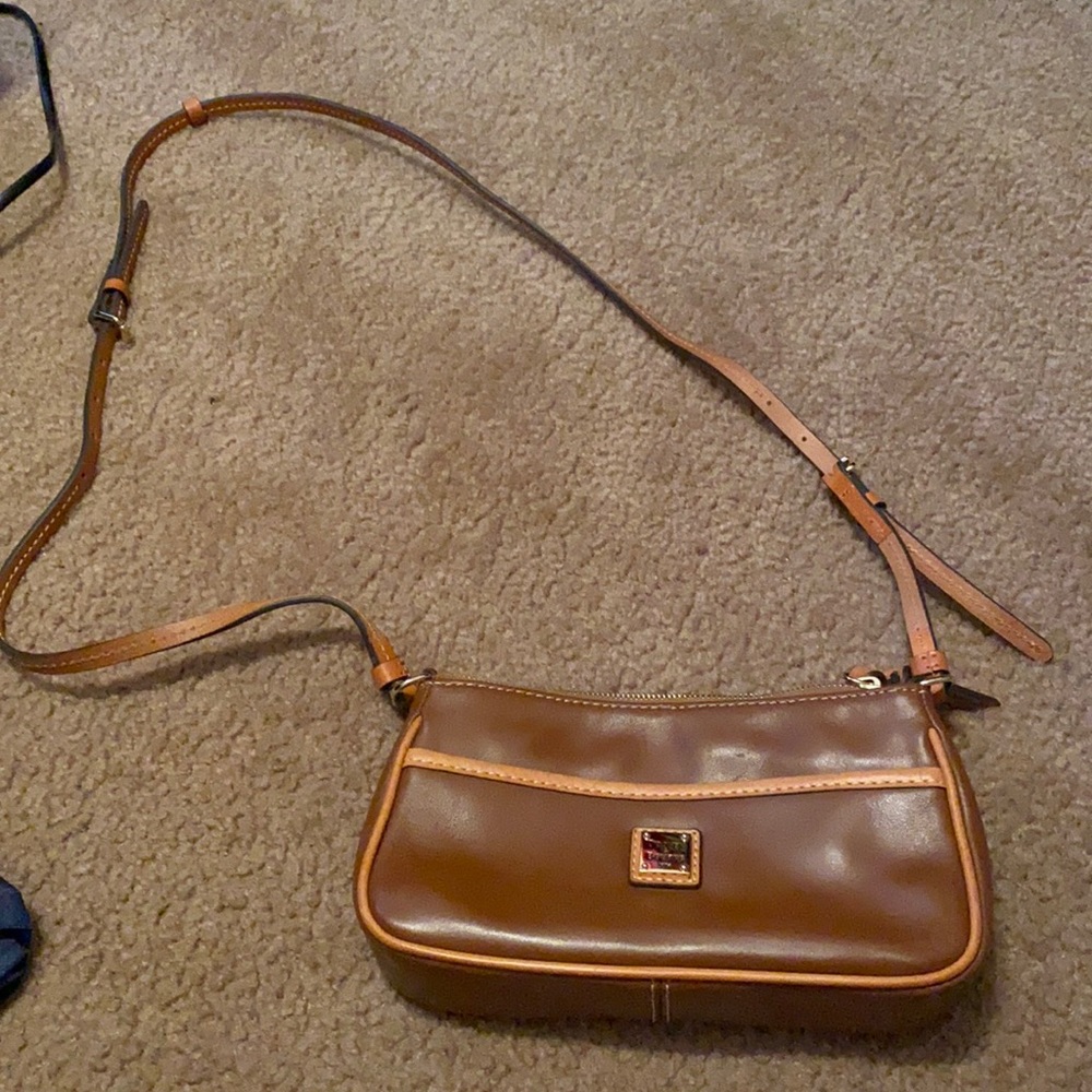 Dooney & Bourke shoulder/crossbody purse
